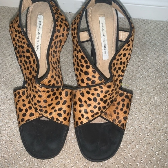 Diane Von Furstenburg Leopard Cheetah Print Calf Hair Heels Size 8.5 - Picture 4 of 10